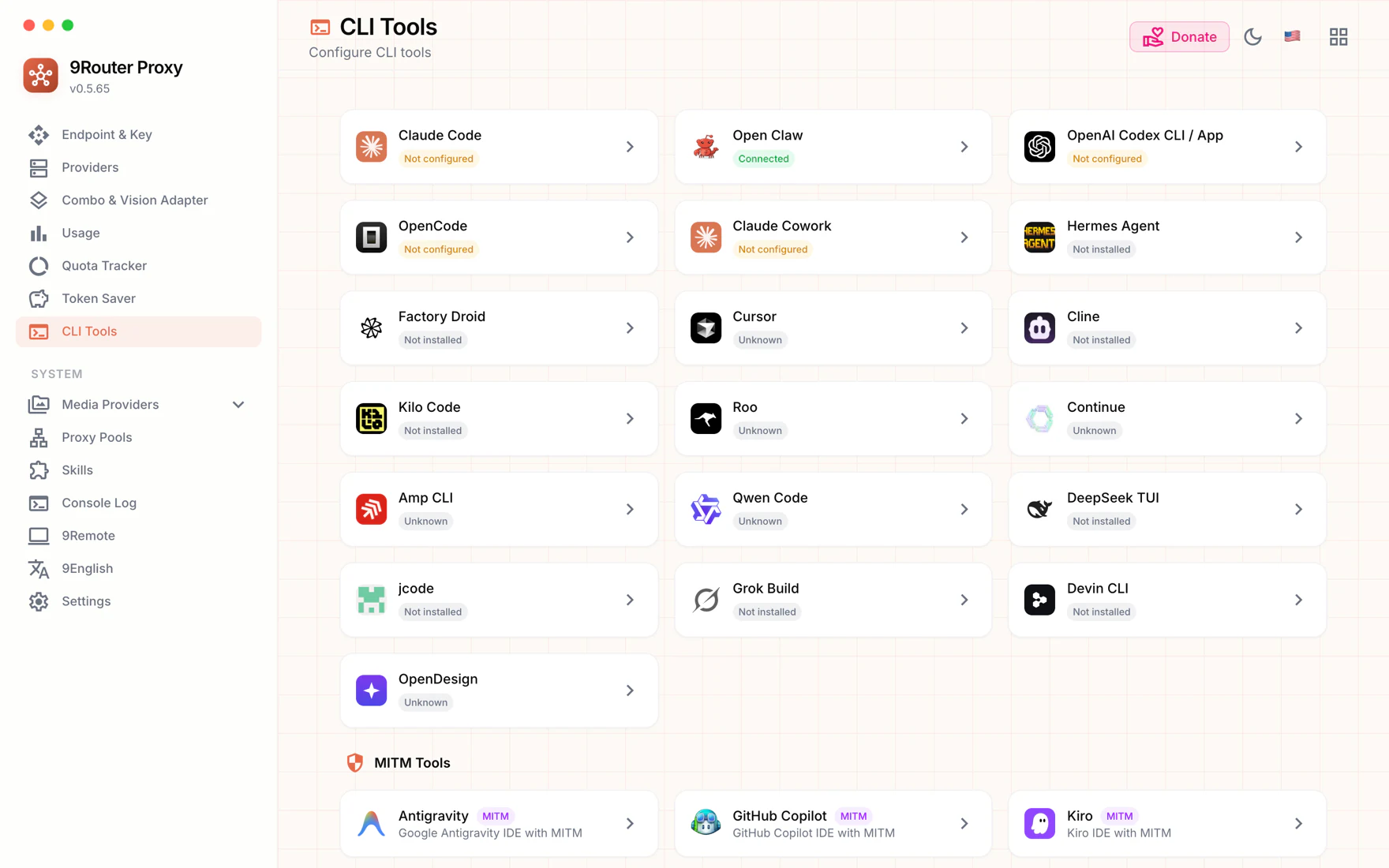 9Router 后台 CLI Tools 页面，网格排列着 Claude Code、Open Claw、OpenAI Codex CLI/App、OpenCode、Cursor、Cline、Continue、Qwen Code 等工具卡片，各自标注 Connected、Not configured 或 Not installed，页面底部有一个 MITM Tools 分组